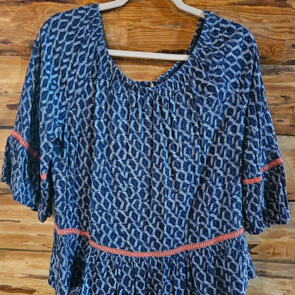 Flowy and Loose Fitting Shirt